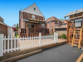 65 Bixley Heath, Lynbrook NY 11563