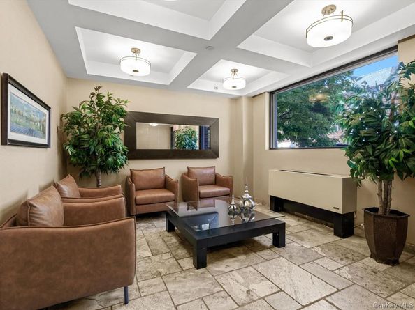 2519 35th Street 4C, Astoria NY 11103