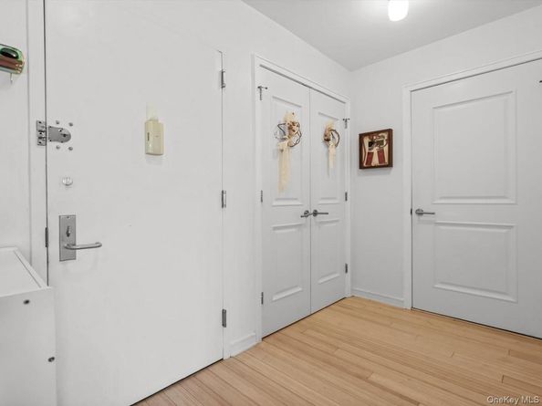2519 35th Street 4C, Astoria NY 11103