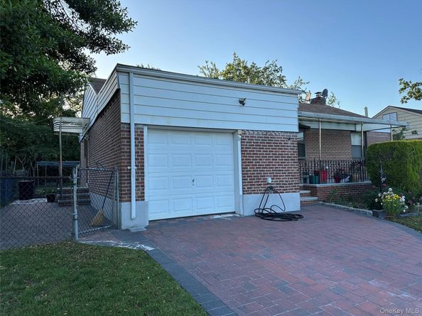 792 Bauer Street, Elmont NY 11003