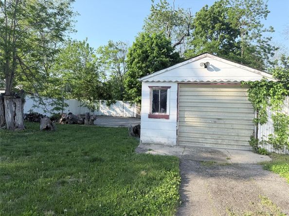 43 Bethpage Road, Copiague NY 11726