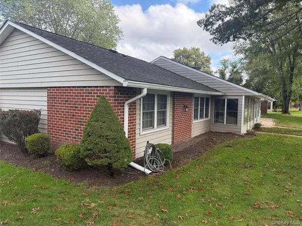 222 Blackpool Court A, Ridge NY 11961