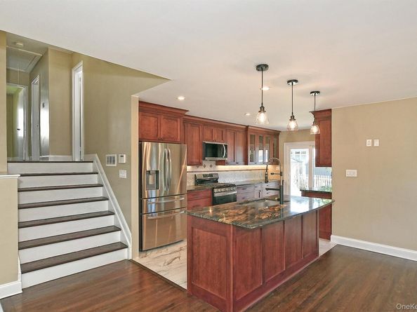 7 Rensselaer Drive, Commack NY 11725