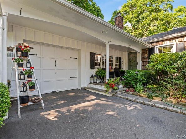 10 Rancher Place, Huntington NY 11743