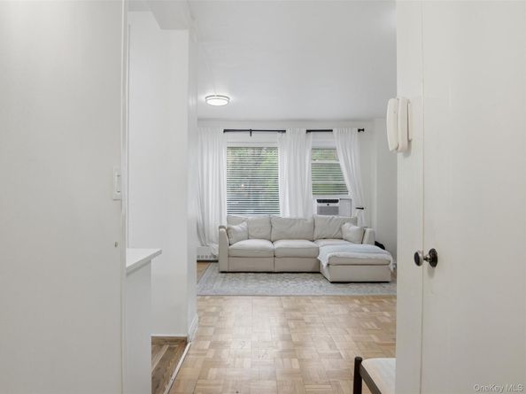 8 Fordham Hill Oval 1C, Bronx NY 10468