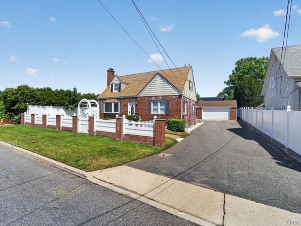 5 E 4th Street, Huntington Station NY 11746