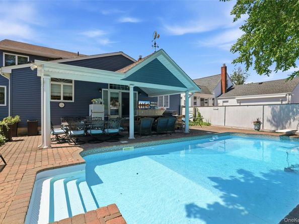 852 Jackson Avenue, Franklin Square NY 11010
