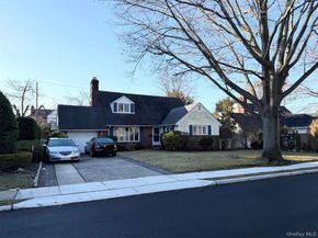 90 Amherst Street, Garden City NY 11530