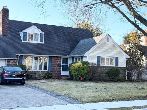 90 Amherst Street, Garden City NY 11530