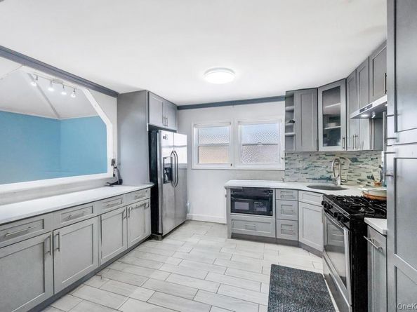 30 Sutton Street, Hempstead NY 11550