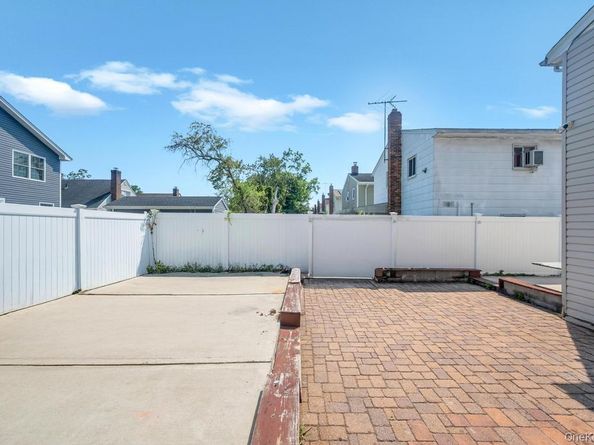 30 Sutton Street, Hempstead NY 11550