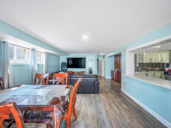30 Sutton Street, Hempstead NY 11550