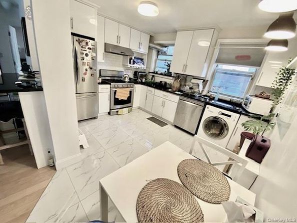 67-04 218 Street 1, Bayside NY 11364