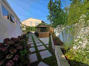 30 Aberdeen Road, New Hyde Park NY 11040