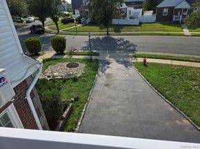 30 Aberdeen Road, New Hyde Park NY 11040
