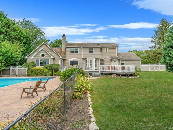 10 Spyglass Lane, East Setauket NY 11733