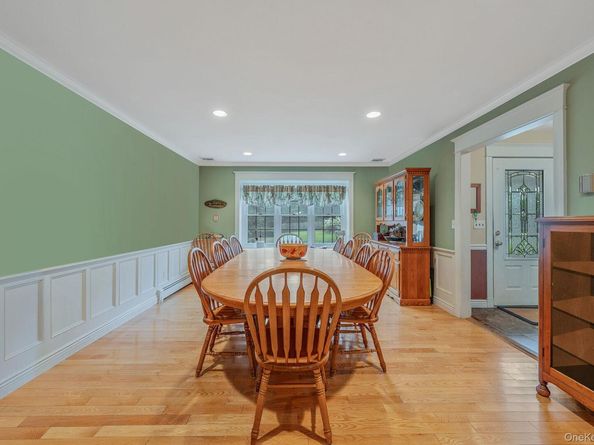10 Spyglass Lane, East Setauket NY 11733