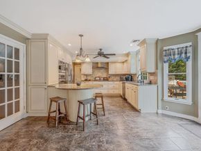 10 Spyglass Lane, East Setauket NY 11733