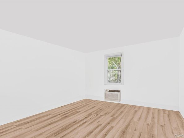 79 Lawrence Park Crescent 79, Bronxville NY 10708