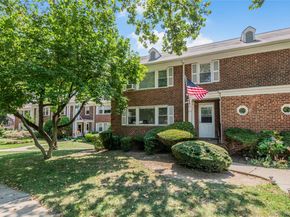 79 Lawrence Park Crescent 79, Bronxville NY 10708