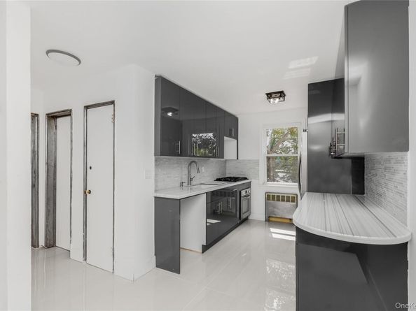 79 Lawrence Park Crescent 79, Bronxville NY 10708