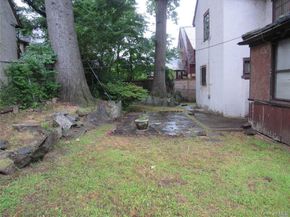 8302 116th Street, Richmond Hill NY 11418