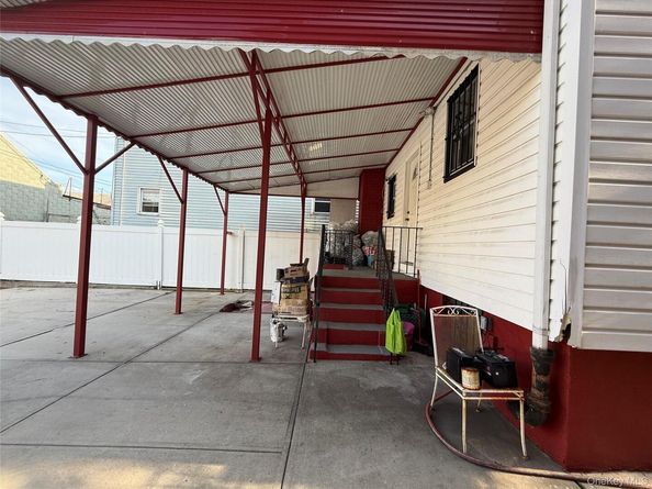 15 Euclid Avenue, Brooklyn NY 11208
