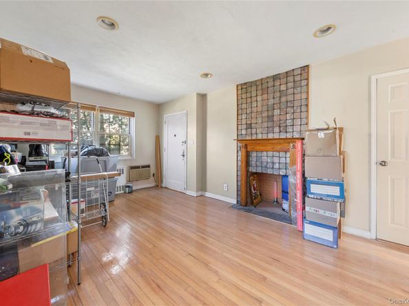 69-21 215th Street A, Oakland Gardens NY 11364