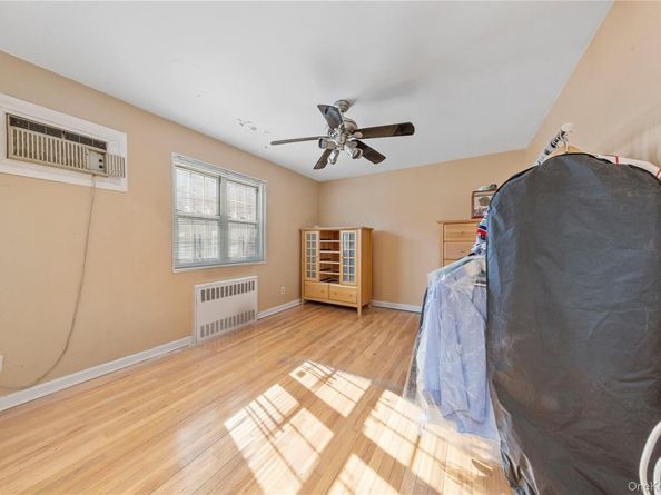 69-21 215th Street A, Oakland Gardens NY 11364