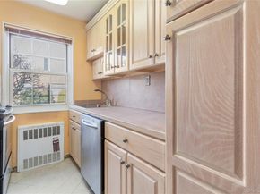 69-21 215th Street A, Oakland Gardens NY 11364