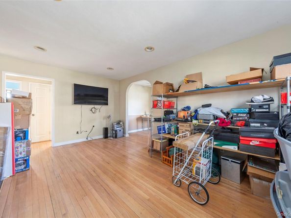 69-21 215th Street A, Oakland Gardens NY 11364