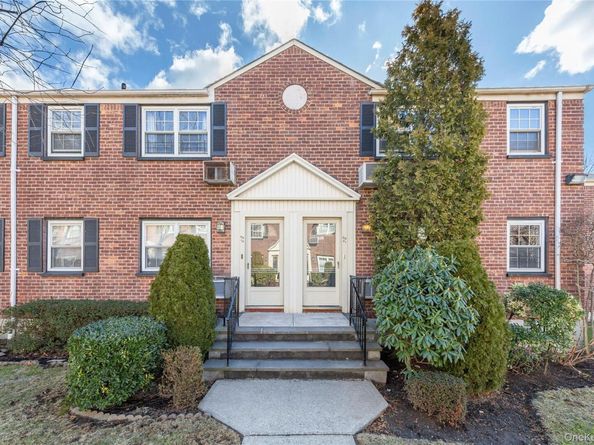 69-21 215th Street A, Oakland Gardens NY 11364