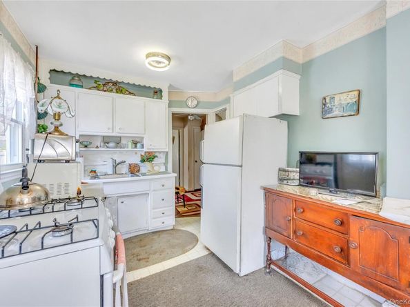252 Lexington Avenue, West Hempstead NY 11552