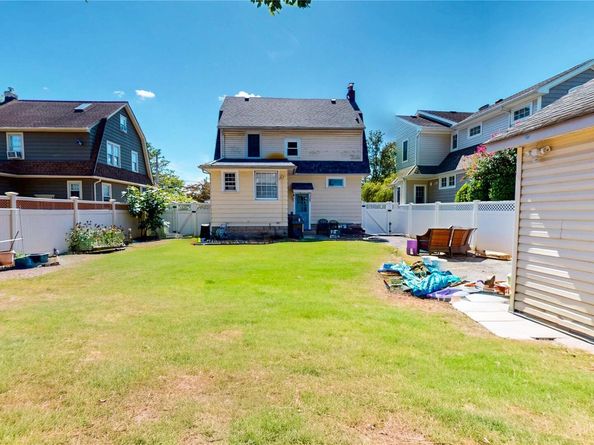 67 Burtis Street, Lynbrook NY 11563