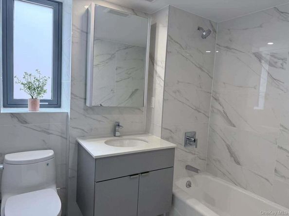 136-80 41 ave 7D, Flushing NY 11355