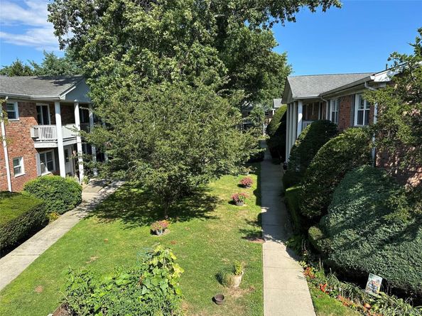 151 Fairharbor Drive 151, Patchogue NY 11772