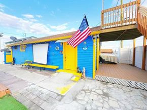 57 Pennyfield Cp Dr, Bronx NY 10465
