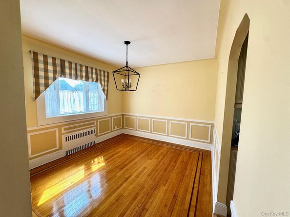 175 Daffodil Avenue, Franklin Square NY 11010