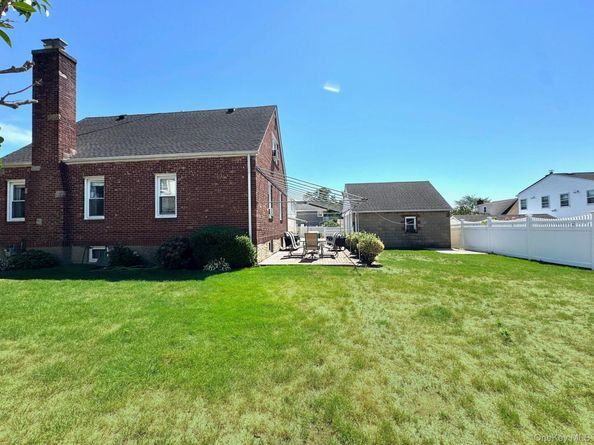 175 Daffodil Avenue, Franklin Square NY 11010