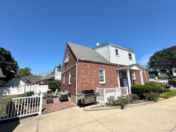 175 Daffodil Avenue, Franklin Square NY 11010