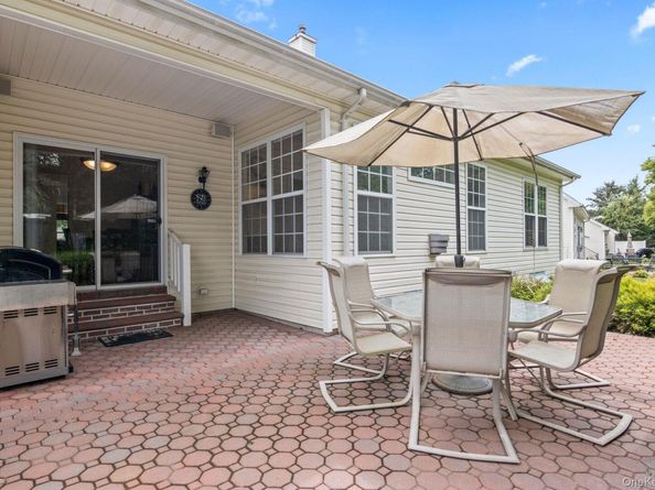 37 Constantine Way, Mount Sinai NY 11766