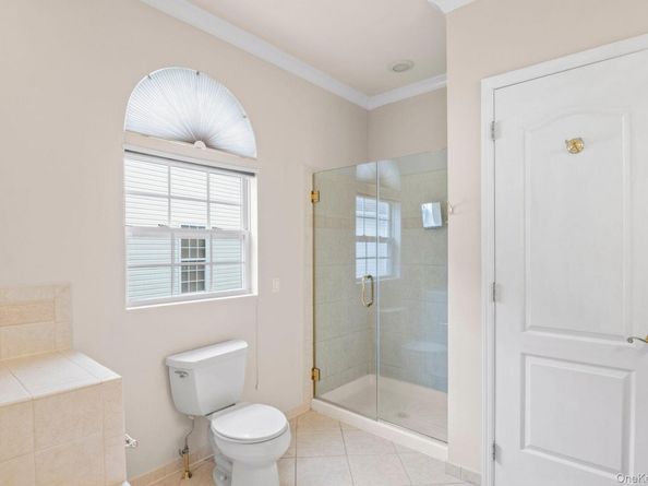 37 Constantine Way, Mount Sinai NY 11766