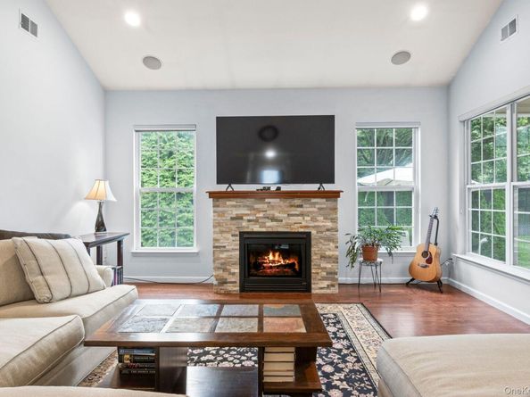 37 Constantine Way, Mount Sinai NY 11766
