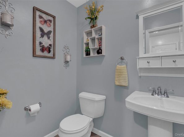 17 Beach Plum Lane, Middle Island NY 11953