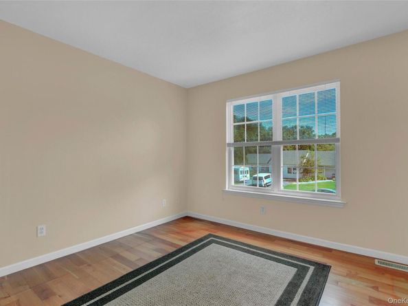 17 Beach Plum Lane, Middle Island NY 11953