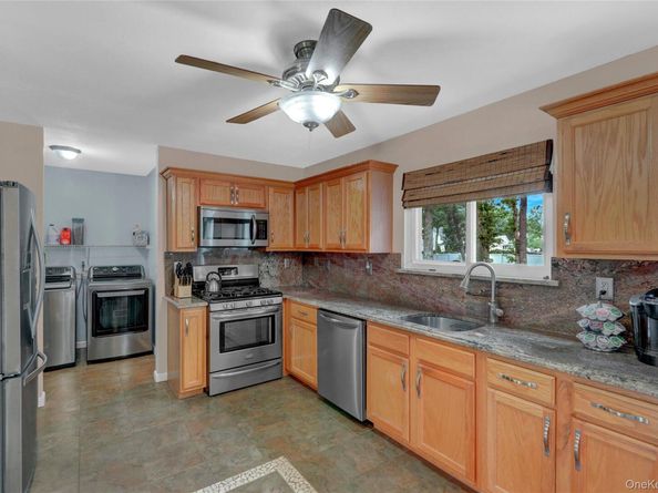17 Beach Plum Lane, Middle Island NY 11953