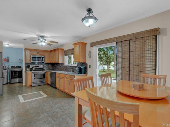 17 Beach Plum Lane, Middle Island NY 11953