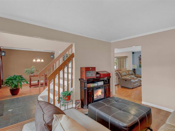 17 Beach Plum Lane, Middle Island NY 11953