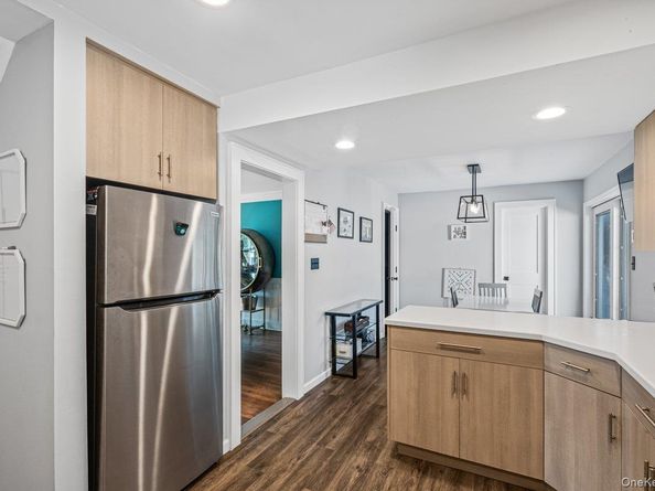 411 Demott Avenue, Rockville Centre NY 11570