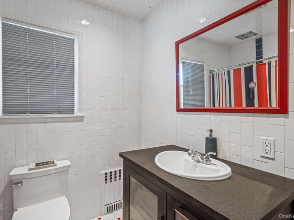 411 Demott Avenue, Rockville Centre NY 11570